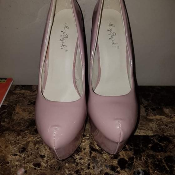 Brand New High Heels - Picture 3 of 6